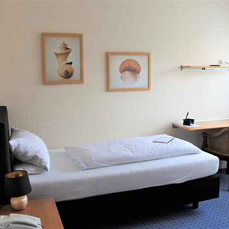 Alleehotel-Eschen Аурих Стая снимка