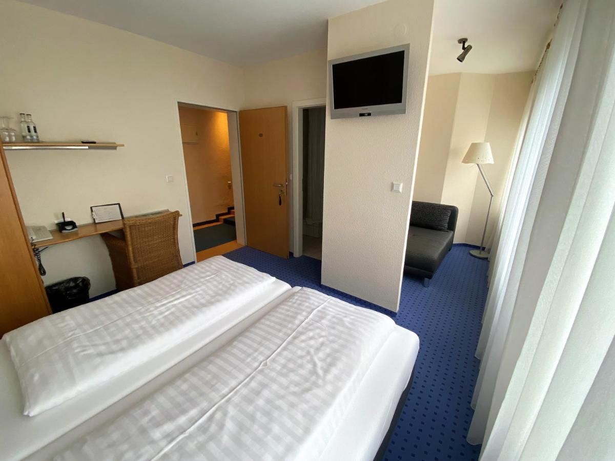 Alleehotel-Eschen Аурих Екстериор снимка